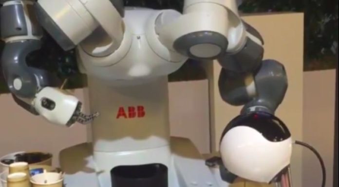 Svjetski gospodarski forum: U Davosu kavu priprema robot YuMi Robot YuMi