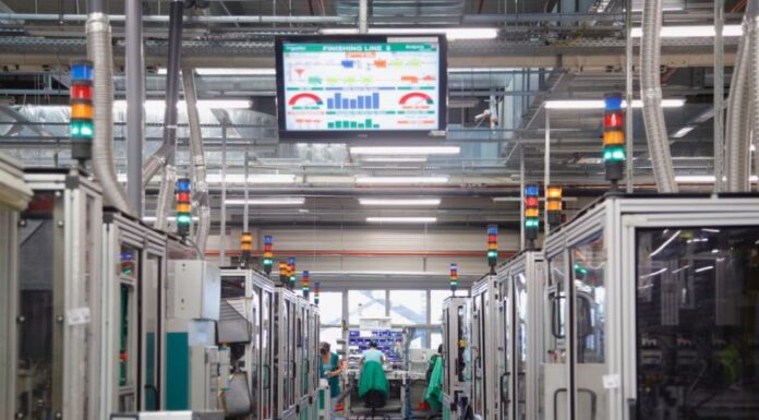 Schneider Electric otvorio svoj prvi inovacijski centar u istočnoj Europi Schneider Electric inovacijski centar
