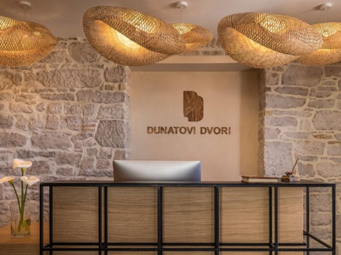 Dunatovi-dvori-Preko Dunatovi dvori