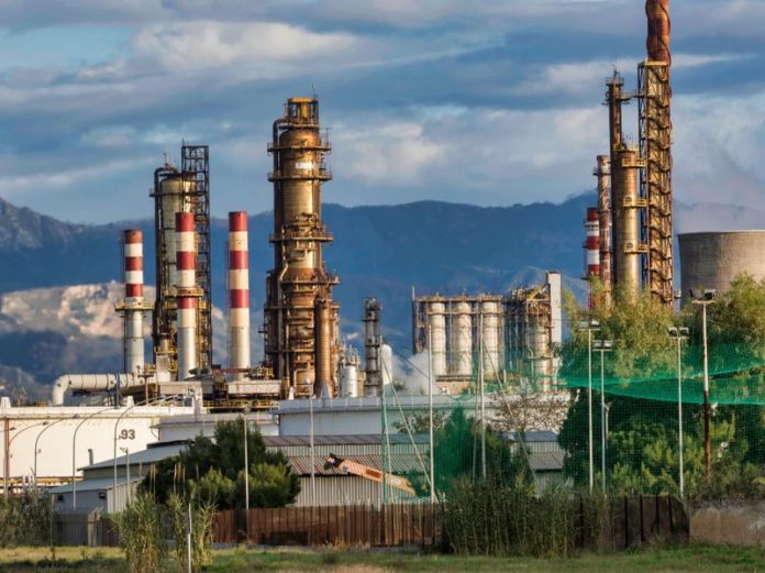 refinery-gb8df4a0e3_1920 COP27