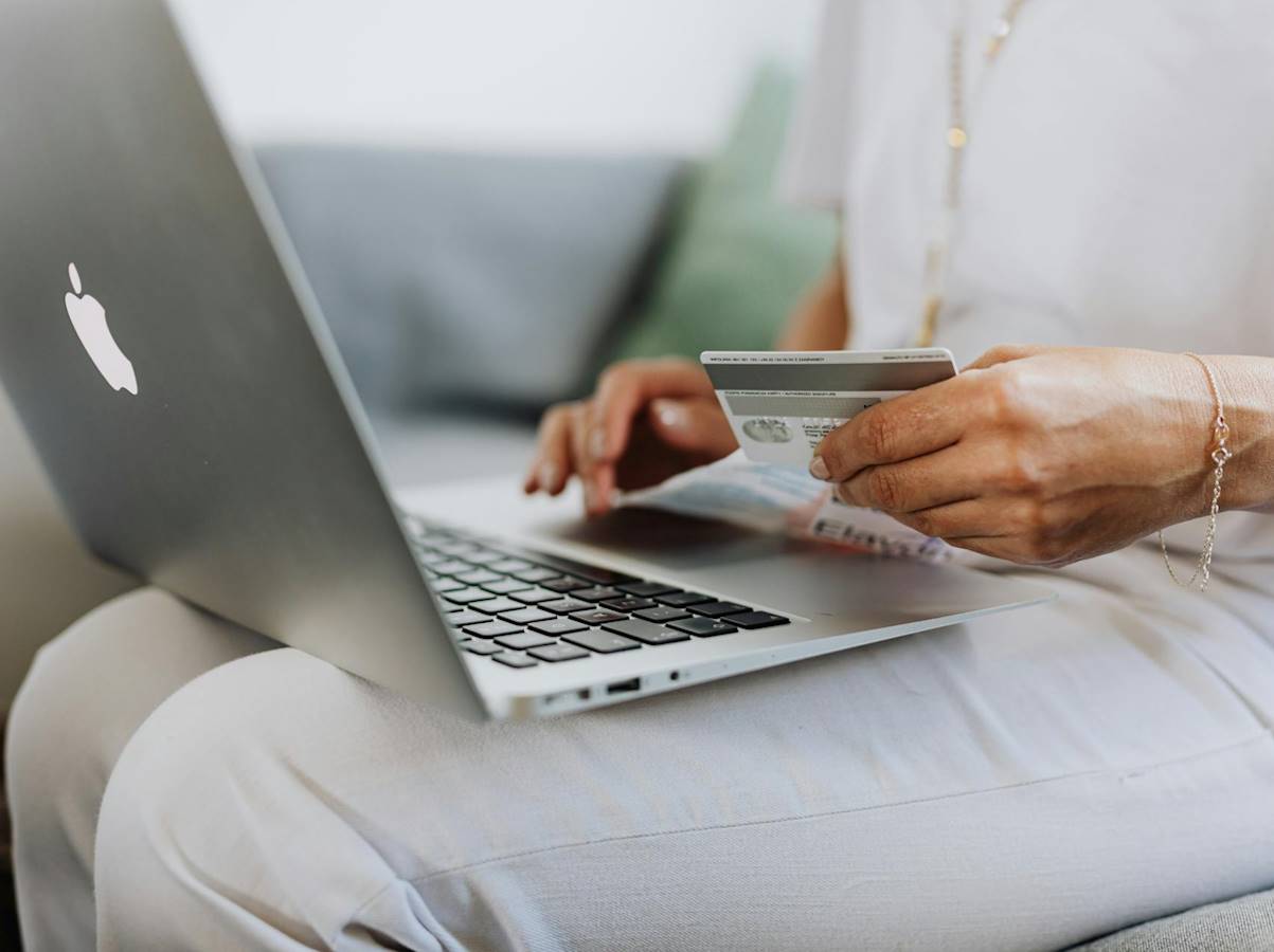 crni-petak-pexels-karolina-grabowska-4968391 Black Friday - Crni petak - kibernetička samozaštita
