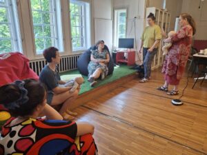 Edukaciju Rodinih savjetnica za dojenje o Bilogical nurturing u lipnju 2025. vodila je stručnjakinja iz Berlina Stefanie Rosin