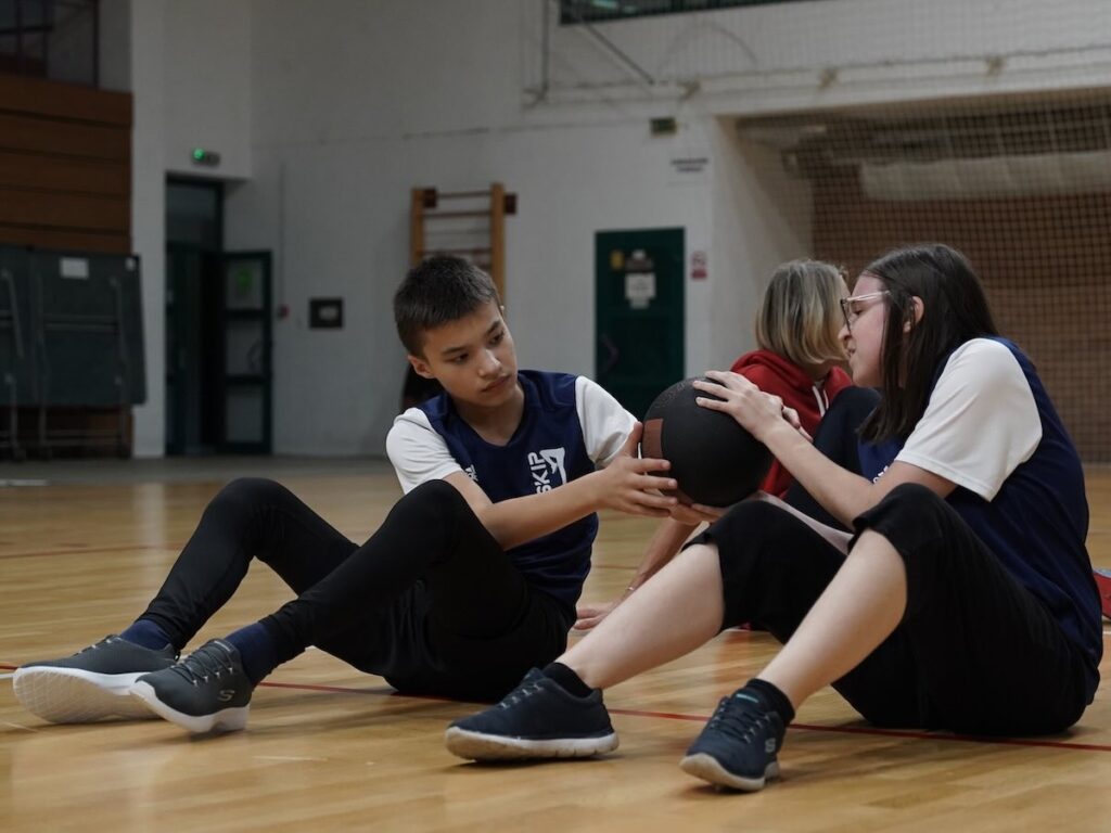 Sportski dio rada Udruge provodi se kroz školu rukometa; foto Pia Nikolić i Lucia Žudić