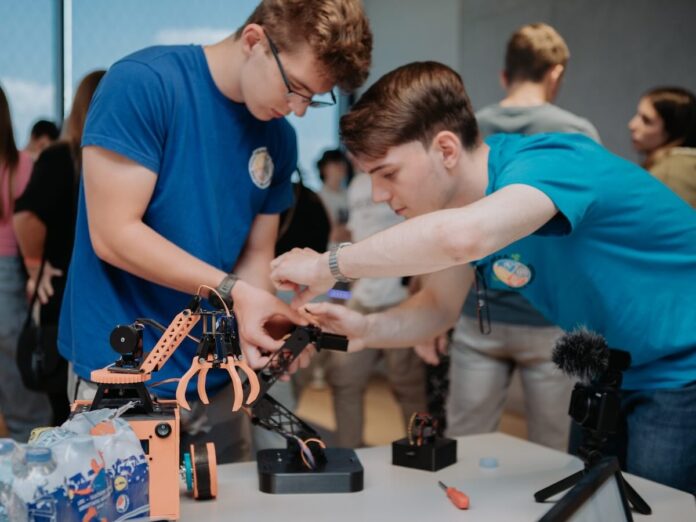 skolabuducnosti.stemi.education Projekt STEMwave - Škola budućnosti provodi se od 2020.; foto skolabuducnosti.stemi.education