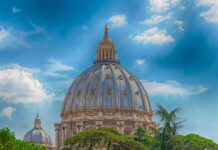 Vatikan uvodi AI prijevod mise uživo na 60 jezika Vatikan AI prijevod mise