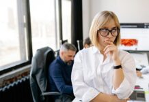 Umor na poslu, foto pexels.com