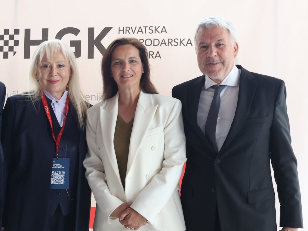 Jasminka Biliškov, Maja Bogović i Dubravko Ranilović; foto HGK
