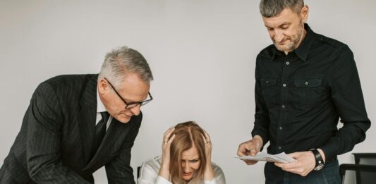 Novi voditelji; foto pexels.com