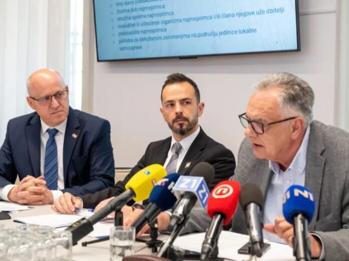 apn-zaprimio-1 copy Priuštivi najam -konferencija za medije: foto APN