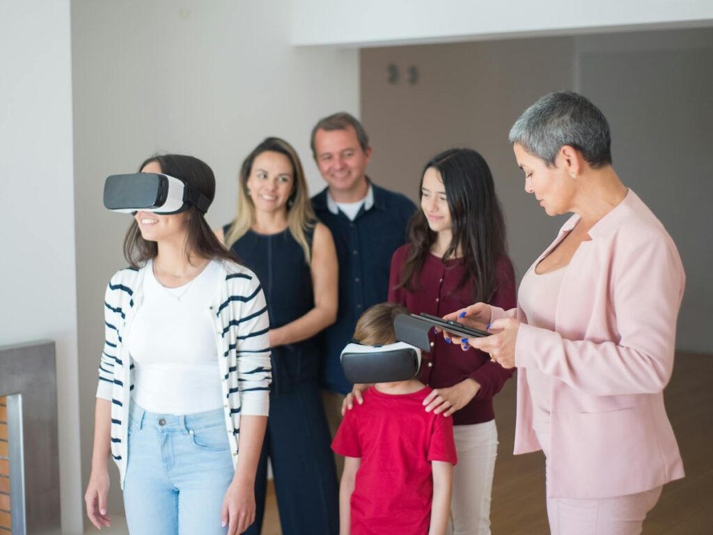Virtualna stvarnost i obilazak nekretnine; foto pexels.com