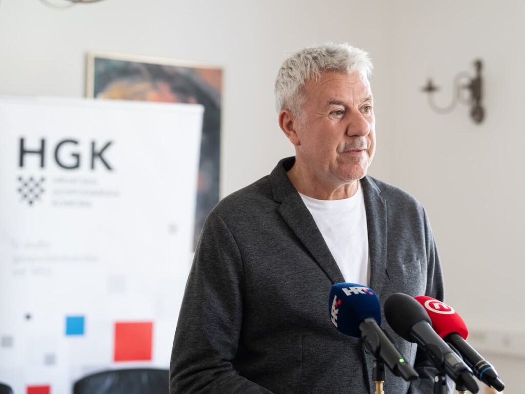 Zakon o posredovanju u prometu nekretnina - konferencija za medije - Dubravko Ranilović, predsjednik Udruženja poslovanja nekretninama HGK; izvor HGK