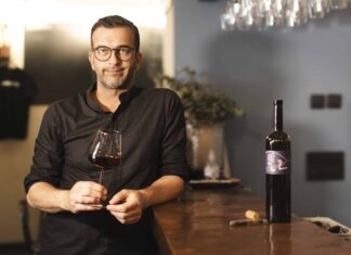 Tino Pattiera: Marketing direktor koji je pokrenuo wine bar bez oglašavanja Tino Pattiera, vlasnik AHA slow wine bara u Medulićevoj ulici u Zagrebu