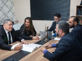 Kako se ne složiti s nadređenim, a pritom zadobiti njegovo poštovanje